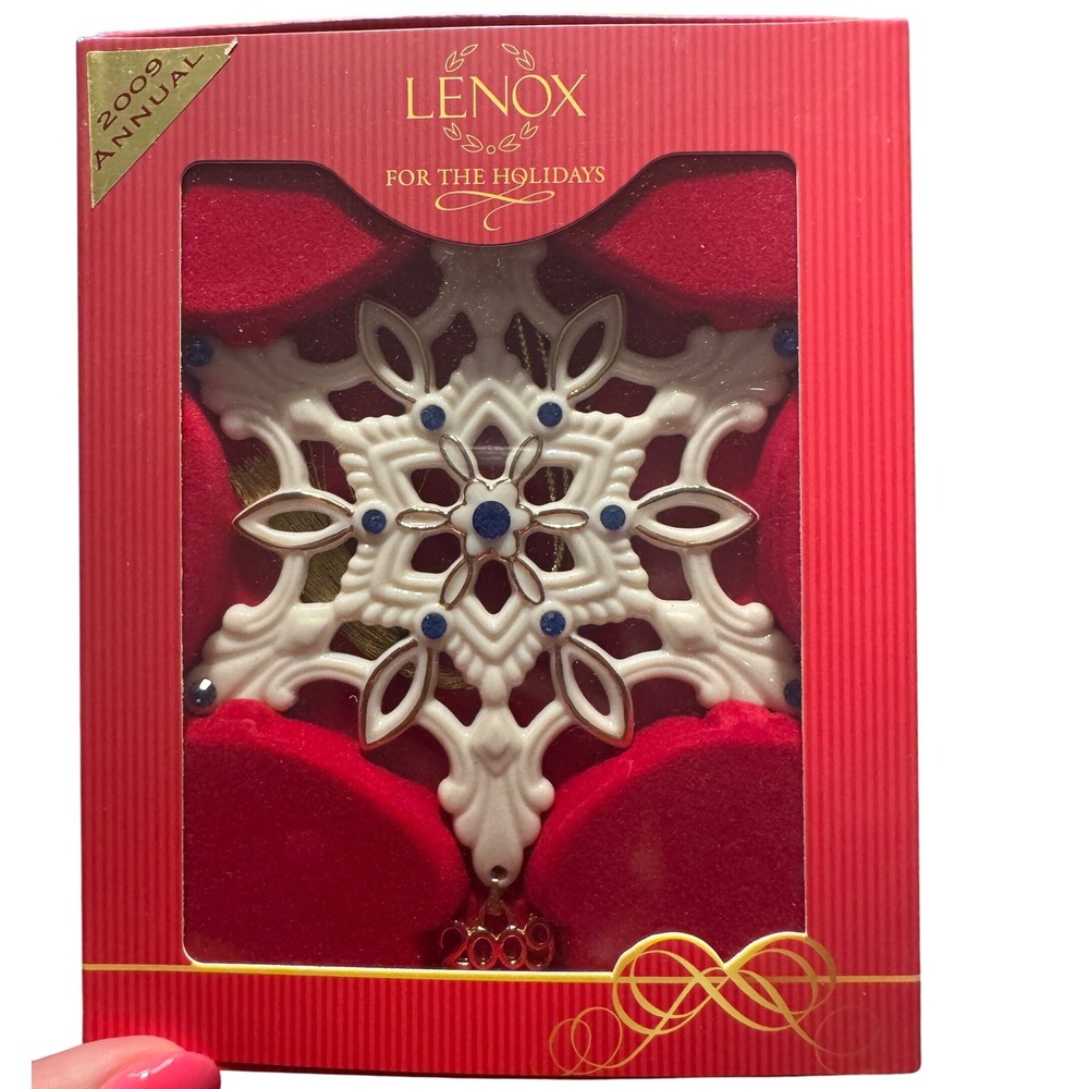 Lenox 2009 Annual Jeweled Snowflake Ornament Porcelain Blue Gem Gold 6623359 NEW